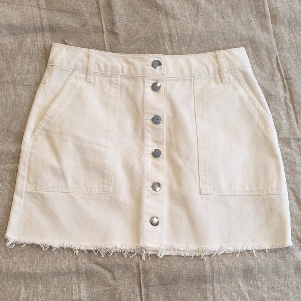 Stylish White Button-Down Mini Skirt